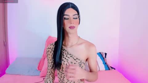 CLOE REMINTON online show from February 11, 9:31 am