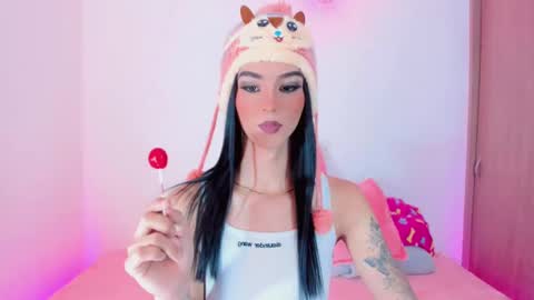 CLOE REMINTON online show from March 3, 10:10 pm