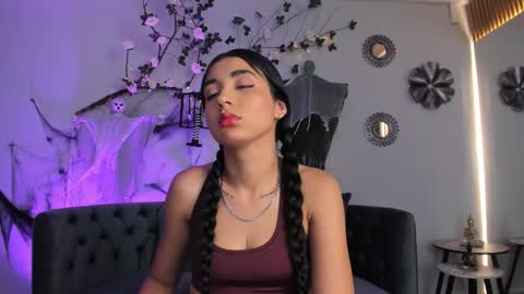 Snapshot of cloe_taylor__ chatting on October 30, 3:30 am CLOE online show from October 30, 3:30 am