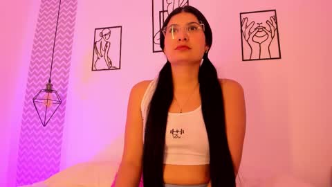 Snapshot of cloehonney chatting on November 20, 9:03 pm cloe online show from November 20, 9:03 pm