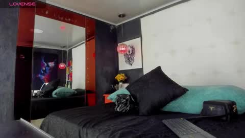 ---Cloe--- online show from October 10, 8:30 pm