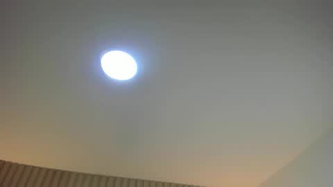 C L O E Y  online show from December 20, 7:43 pm