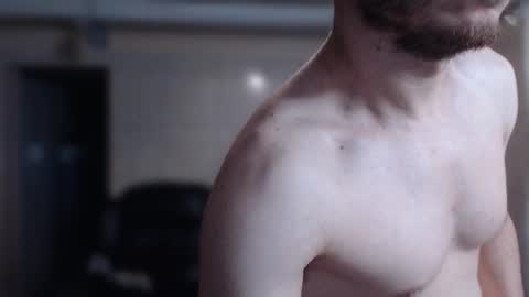 Snapshot of cloudstrife10 chatting on November 9, 9:02 pm Juank online show from November 9, 9:02 pm