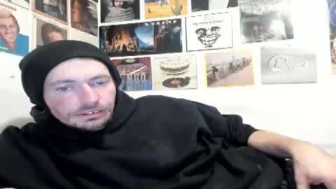 Snapshot of cloudyystarr666 chatting on November 19, 6:13 am cloudyystarr666 online show from November 19, 6:13 am