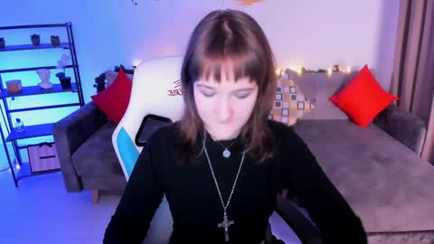 Snapshot of clover_red chatting on January 14, 3:04 pm Clover follow me online show from January 14, 3:04 pm