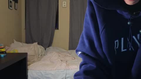 Snapshot of clover_tully chatting on December 24, 9:50 am Clover online show from December 24, 9:50 am