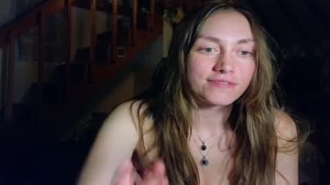 Snapshot of clover_tully chatting on February 8, 8:42 am Clover online show from February 8, 8:42 am