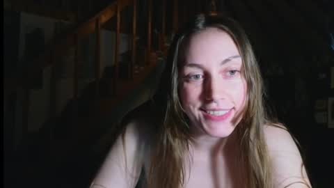 Snapshot of clover_tully chatting on March 11, 7:26 am Clover online show from March 11, 7:26 am