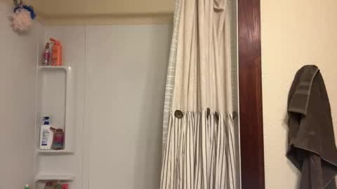 Snapshot of cloverboy1988 chatting on February 19, 12:00 pm cloverboy1988 online show from February 19, 12:00 pm