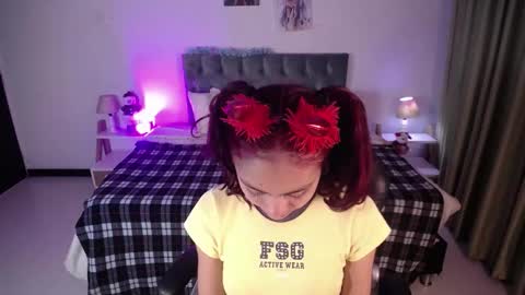 emely dolce online show from December 13, 2:21 am