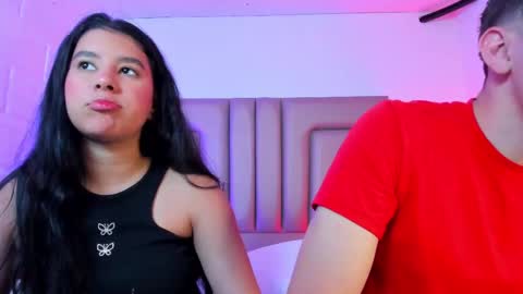 Snapshot of clydeandbonniee_ chatting on September 20, 10:00 pm ClydeAndBonniee online show from September 20, 10:00 pm