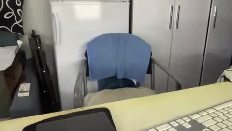 Snapshot of coach_karl chatting on November 9, 6:50 pm Coach Karl Porn Star Tip me all the way to my next trip online show from November 9, 6:50 pm