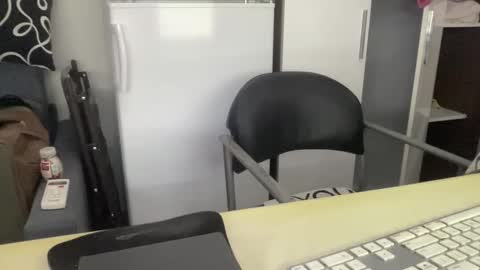 Snapshot of coach_karl chatting on November 30, 12:53 pm Coach Karl Porn Star Tip me all the way to my next trip online show from November 30, 12:53 pm