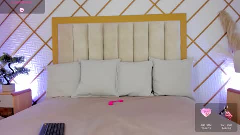    online show from October 18, 11:44 am