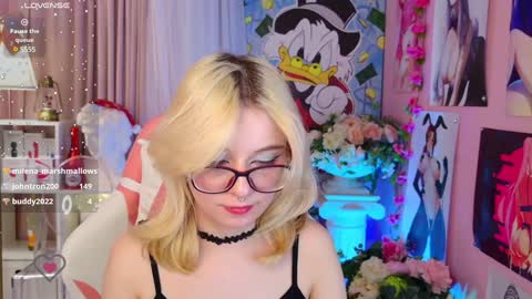 Snapshot of coconut_mia chatting on December 21, 12:20 am Mia online show from December 21, 12:20 am