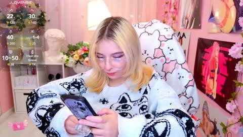 Snapshot of coconut_mia chatting on January 16, 3:23 am Mia online show from January 16, 3:23 am