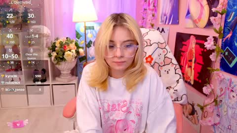 Snapshot of coconut_mia chatting on January 19, 3:18 am Mia online show from January 19, 3:18 am