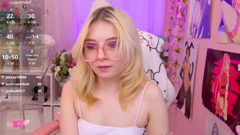 Snapshot of coconut_mia chatting on January 25, 3:51 am Mia online show from January 25, 3:51 am