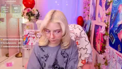 Snapshot of coconut_mia chatting on February 15, 4:36 am Mia online show from February 15, 4:36 am