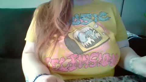 Snapshot of codieraye chatting on December 3, 10:19 pm TheGoddessCodie online show from December 3, 10:19 pm