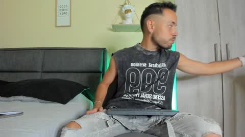 Snapshot of codyluke_ chatting on January 12, 12:18 am Cody Luke online show from January 12, 12:18 am