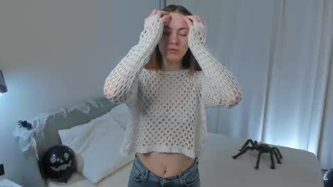 Snapshot of colbymcroberts chatting on October 31, 1:17 am Carry online show from October 31, 1:17 am