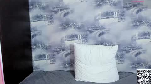 Snapshot of cold_waterfall chatting on December 2, 1:13 pm Criss online show from December 2, 1:13 pm