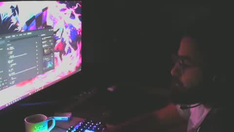 coldd_weather online show from December 17, 12:45 am