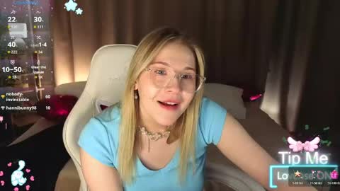 Snapshot of colleen_blake chatting on April 30, 8:57 pm Collen Mon Tue Wed Thu Fri GMT 3 0300am - 0900am online show from April 30, 8:57 pm