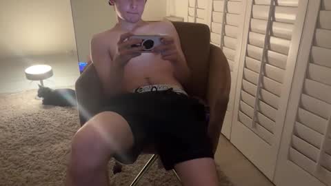 collegeboy21_21 online show from October 21, 3:29 am