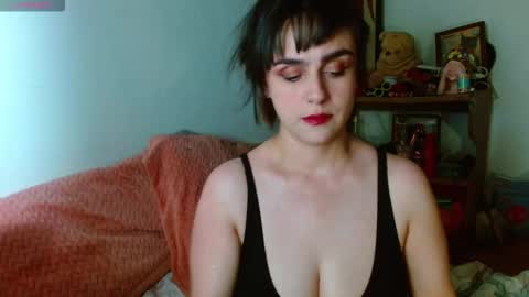 Snapshot of collette_beaufoy chatting on November 4, 1:05 am Collette online show from November 4, 1:05 am