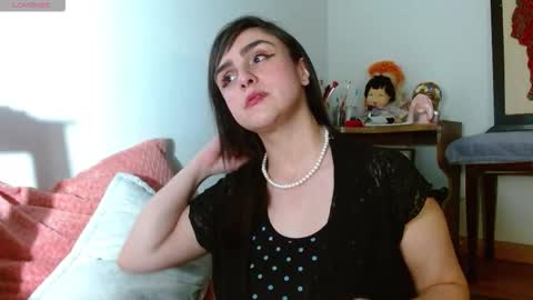 Snapshot of collette_beaufoy chatting on November 13, 4:33 am Collette online show from November 13, 4:33 am