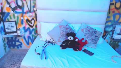 Snapshot of collins_aria chatting on November 14, 12:59 pm valentina online show from November 14, 12:59 pm