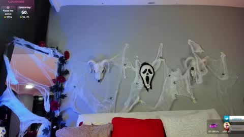 Snapshot of colstorw_ chatting on October 31, 10:38 am colstorw_ online show from October 31, 10:38 am