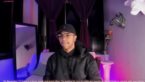 Snapshot of colstorw_ chatting on November 12, 10:15 am colstorw_ online show from November 12, 10:15 am