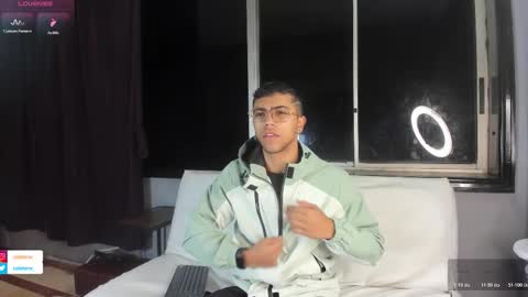 Snapshot of colstorw_ chatting on November 19, 10:15 am colstorw_ online show from November 19, 10:15 am