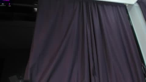 Snapshot of colstorw_ chatting on December 4, 10:13 am colstorw_ online show from December 4, 10:13 am