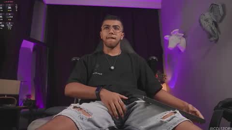 colstorw_ online show from January 17, 9:58 am