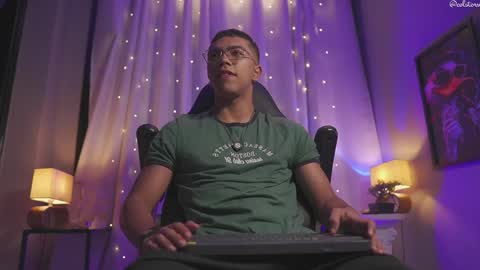 colstorw_ online show from March 18, 11:02 am