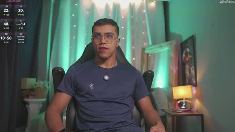 colstorw_ online show from March 26, 10:43 am