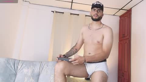 Snapshot of colt_perci chatting on November 27, 3:08 am colt_perci online show from November 27, 3:08 am