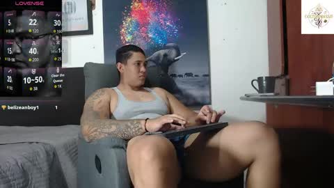 Snapshot of coltonmassif_ chatting on May 15, 10:00 am coltonmassif_ online show from May 15, 10:00 am