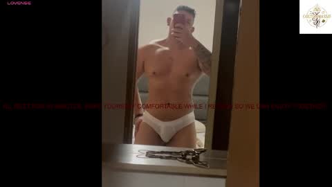 Snapshot of coltonmassif_ chatting on May 27, 10:01 am coltonmassif_ online show from May 27, 10:01 am