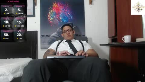 Snapshot of coltonmassif_ chatting on May 30, 12:46 pm coltonmassif_ online show from May 30, 12:46 pm