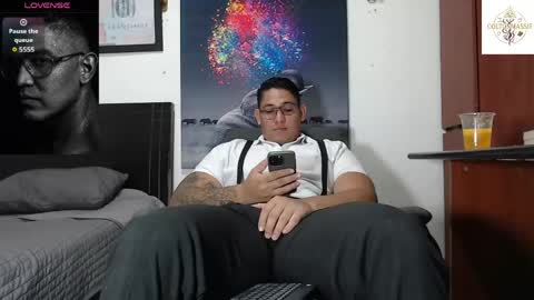 Snapshot of coltonmassif_ chatting on June 7, 6:00 pm coltonmassif_ online show from June 7, 6:00 pm