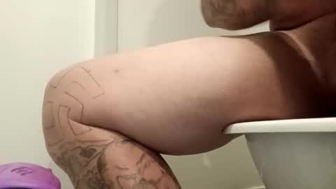 Snapshot of comegetme19 chatting on October 18, 2:40 pm comegetme19 online show from October 18, 2:40 pm