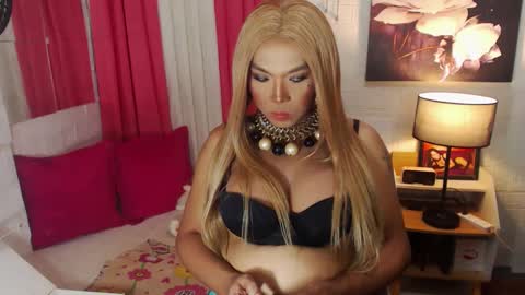 QUEEN SABRINA online show from December 22, 6:49 am