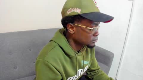Snapshot of compton_01 chatting on September 30, 12:21 pm COMPTON online show from September 30, 12:21 pm