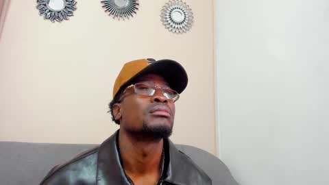 Snapshot of compton_01 chatting on October 5, 12:58 pm COMPTON online show from October 5, 12:58 pm