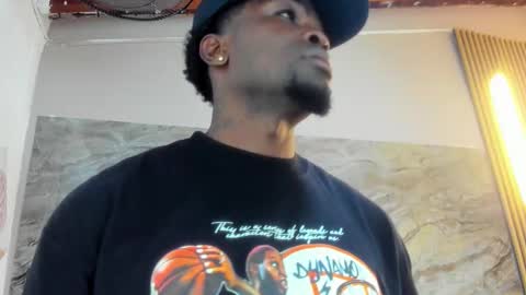 Snapshot of compton_01 chatting on October 20, 4:02 am COMPTON online show from October 20, 4:02 am